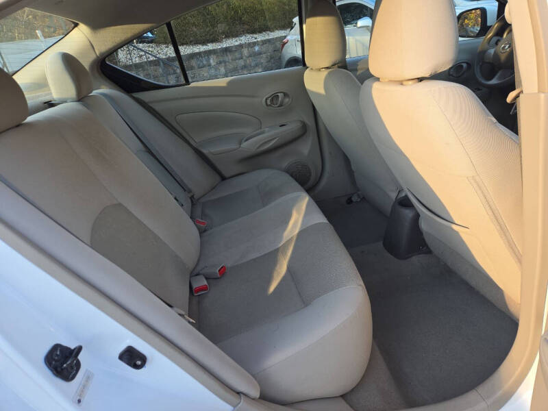 2012 Nissan Versa 1.6 SV