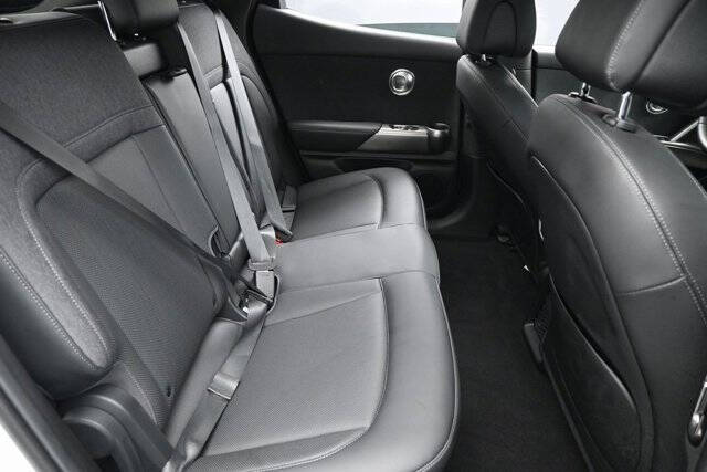 2025 Genesis GV60 Standard