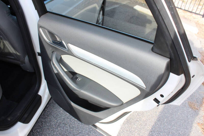 2016 Audi Q3 2.0T Premium Plus