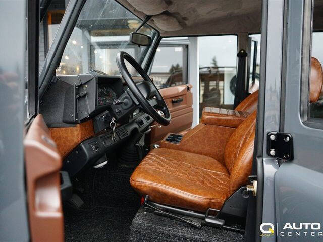 1987 Land Rover Defender