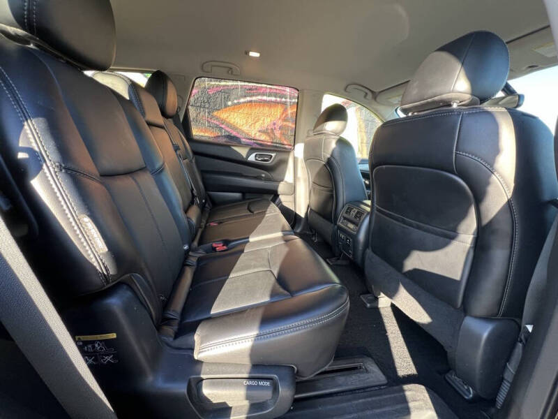 2019 Nissan Pathfinder SL