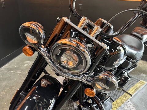 2018 Harley-Davidson® FLHC - Softail® Heritage