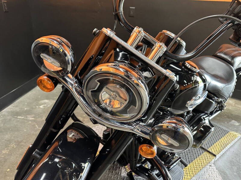 2018 Harley-Davidson® FLHC - Softail® Heritage