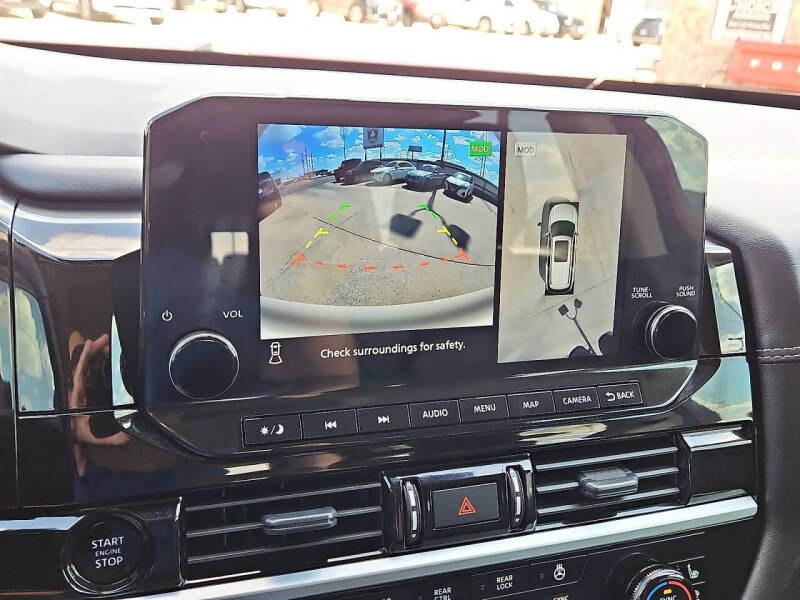 2025 Nissan Pathfinder Platinum