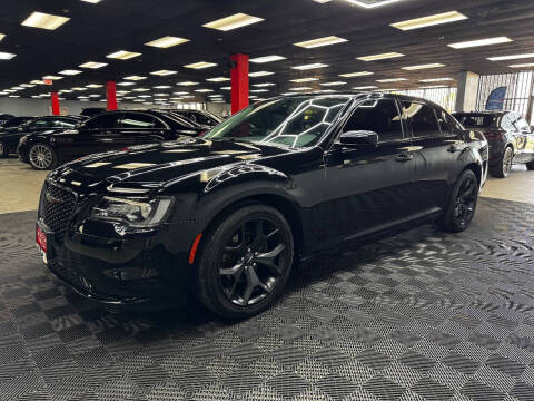 2020 Chrysler 300 Touring