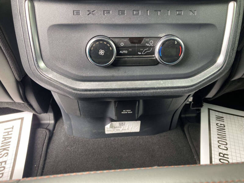 2025 Ford Expedition MAX Active