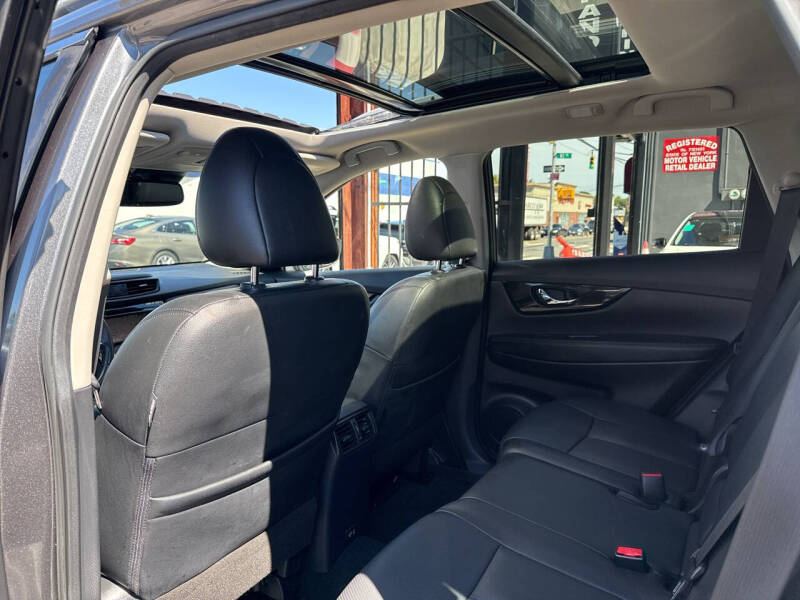 2020 Nissan Rogue SL