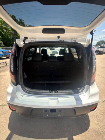 2017 Kia Soul +