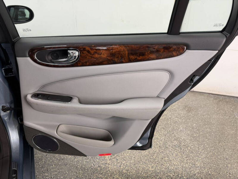 2004 Jaguar XJ-Series XJ8