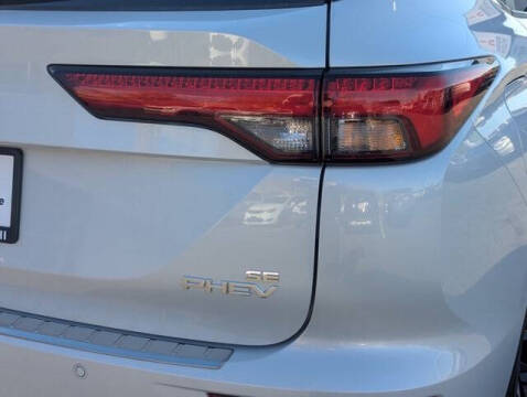 2025 Mitsubishi Outlander PHEV SE