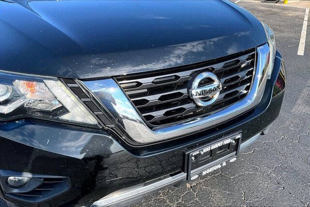 2020 Nissan Pathfinder SV