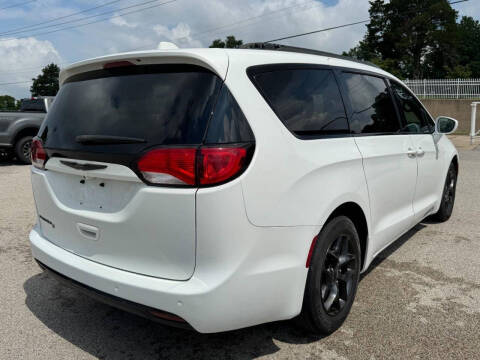 2018 Chrysler Pacifica Touring L Plus
