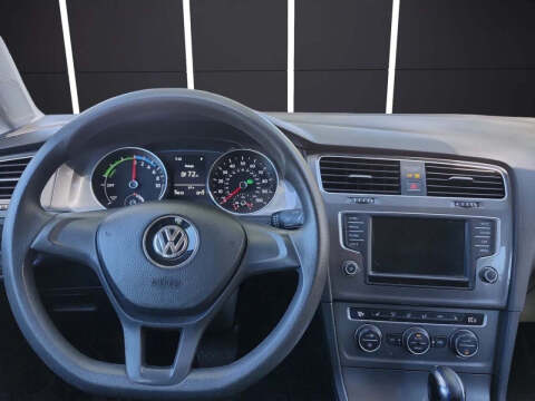 2016 Volkswagen e-Golf SE