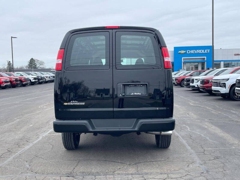 2026 Chevrolet Express 2500