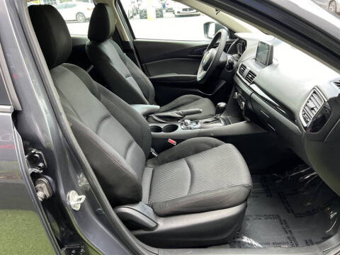 2015 Mazda MAZDA3 i Touring