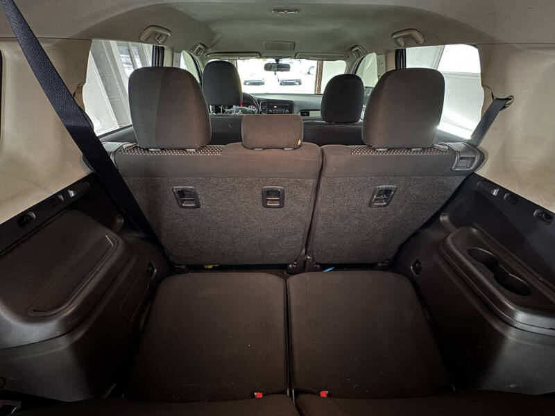 2016 Mitsubishi Outlander ES
