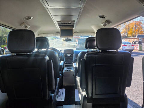 2013 Chrysler Town and Country Touring