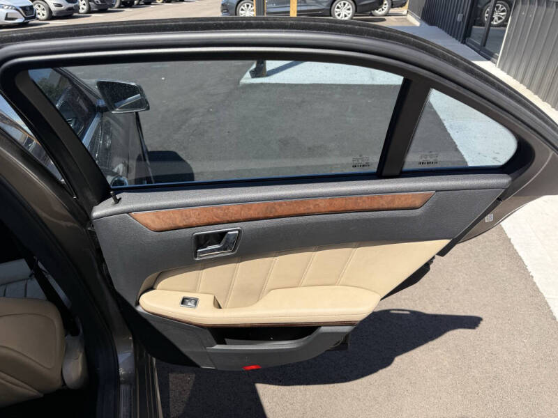 2011 Mercedes-Benz E-Class E 550 Luxury 4MATIC