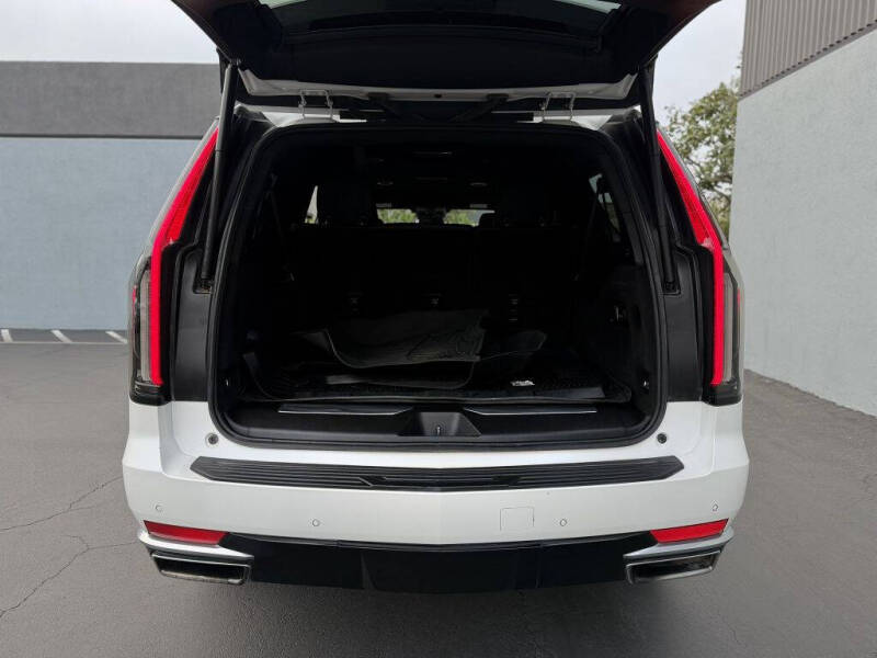 2022 Cadillac Escalade ESV Luxury