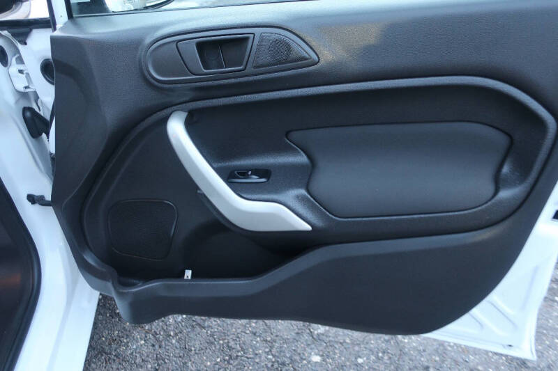 2011 Ford Fiesta SES