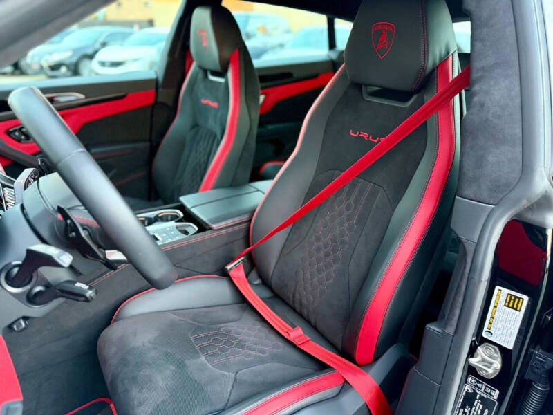 2024 Lamborghini Urus S