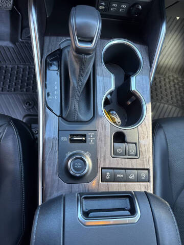 2022 Toyota Highlander Platinum