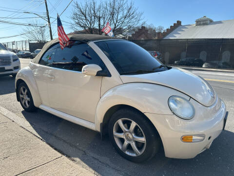 2005 Volkswagen New Beetle Convertible for sale at Deleon Mich Auto Sales in Yonkers NY