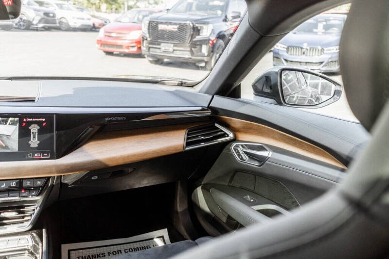 2022 Audi e-tron GT quattro Premium Plus