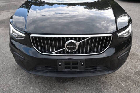 2025 Volvo XC40 B5 Core Bright Theme
