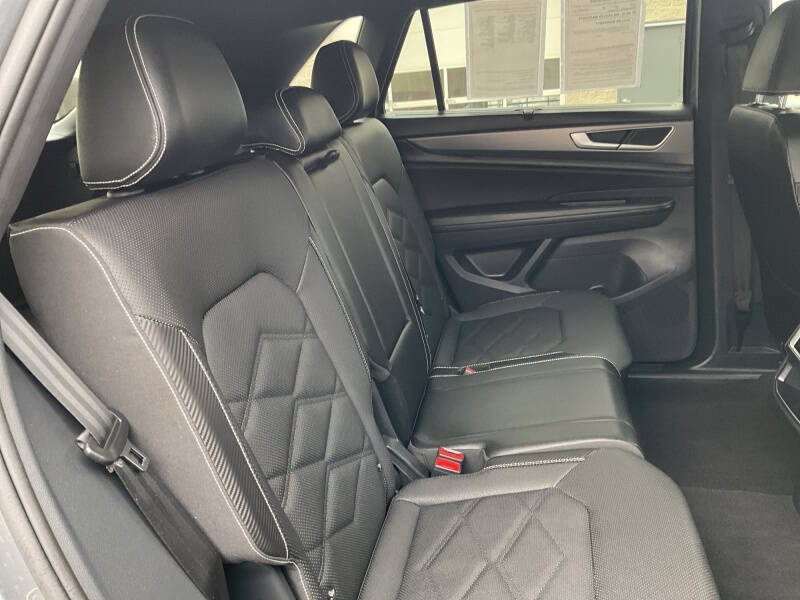 2025 Volkswagen Atlas Cross Sport SE 4Motion