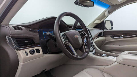 2016 Cadillac Escalade Luxury Collection