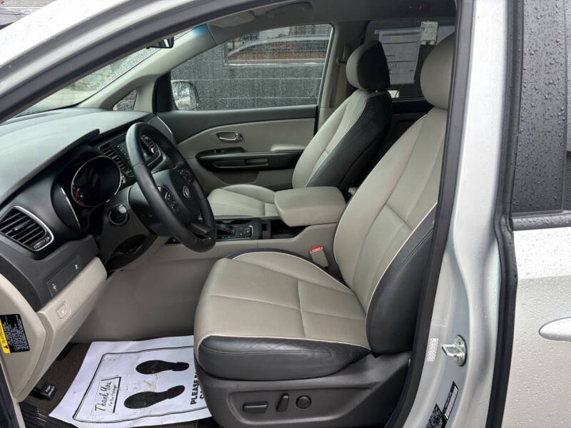 2017 Kia Sedona LX