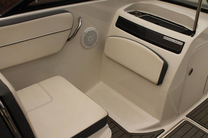 2018 Bayliner VR5 Bowrider