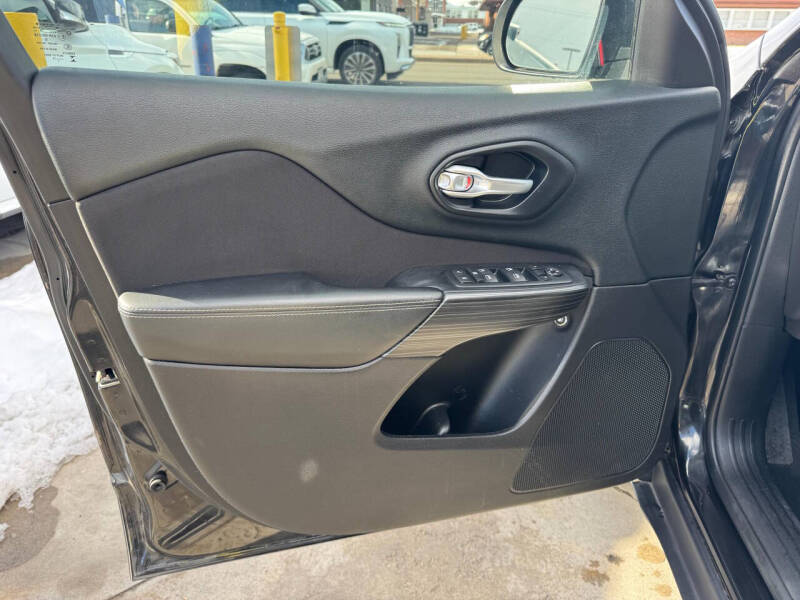 2015 Jeep Cherokee Sport