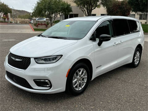 2024 Chrysler Pacifica Touring L