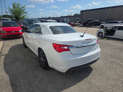 2011 Chrysler 200 S