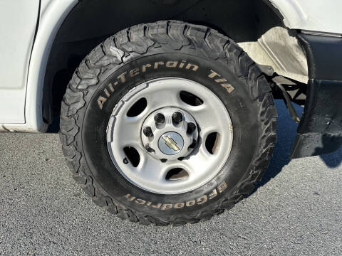 2023 Chevrolet Express 2500