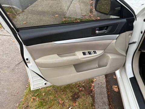 2014 Subaru Legacy 2.5i