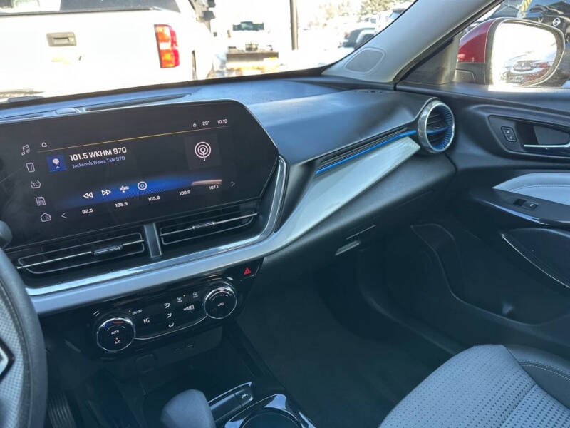 2025 Chevrolet Trax LT