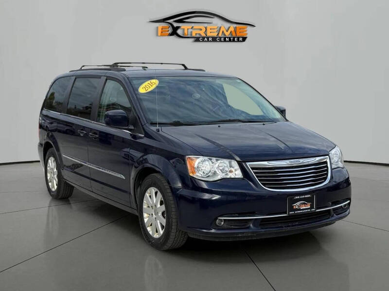 2016 Chrysler Town and Country Touring