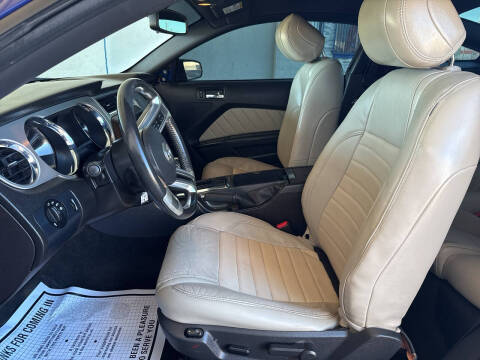 2014 Ford Mustang V6