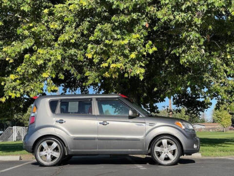 2011 Kia Soul +
