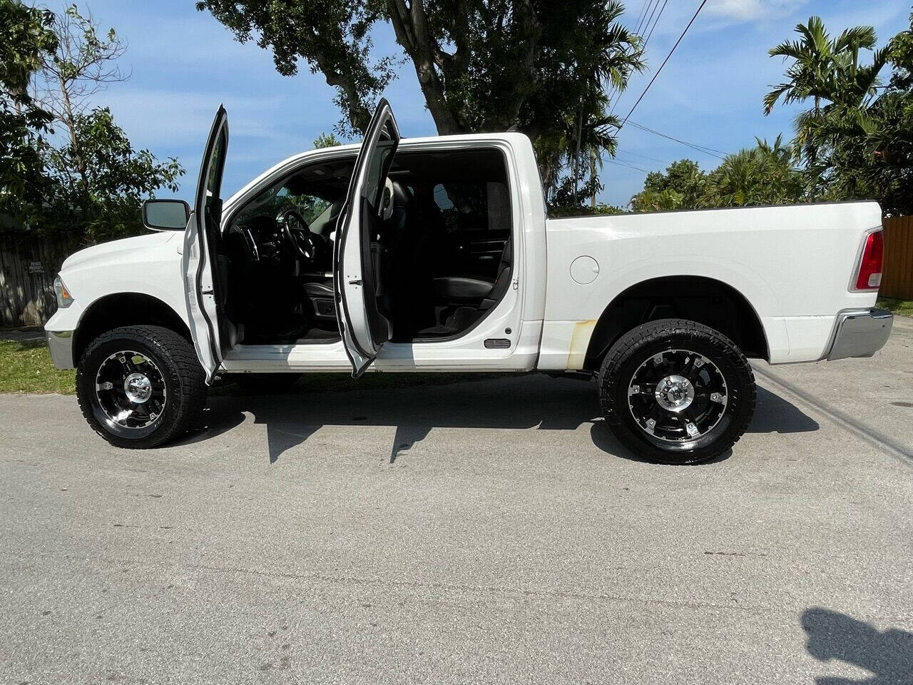 2015 RAM 1500  - $16,445