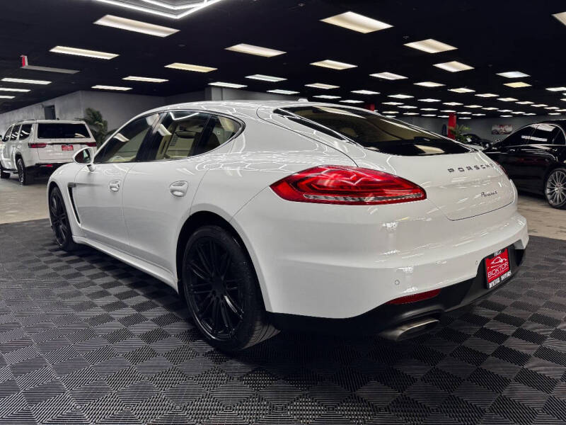 2015 Porsche Panamera 4