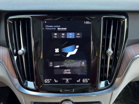 2022 Volvo S60 B5 Momentum