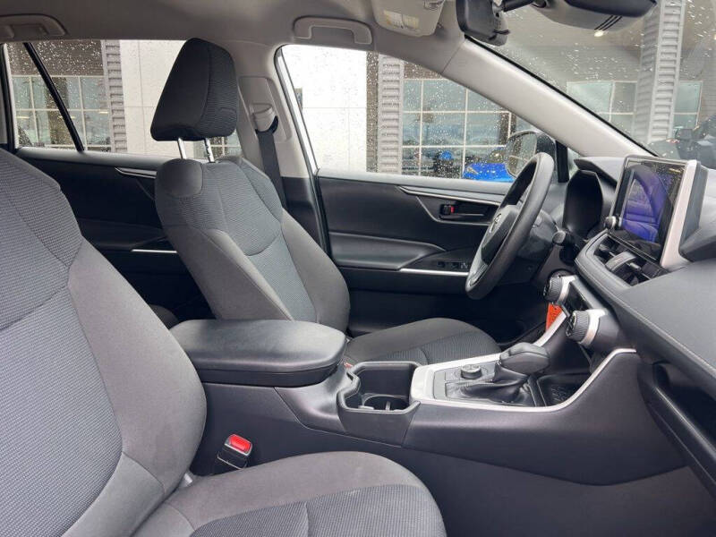 2025 Toyota RAV4 Hybrid LE