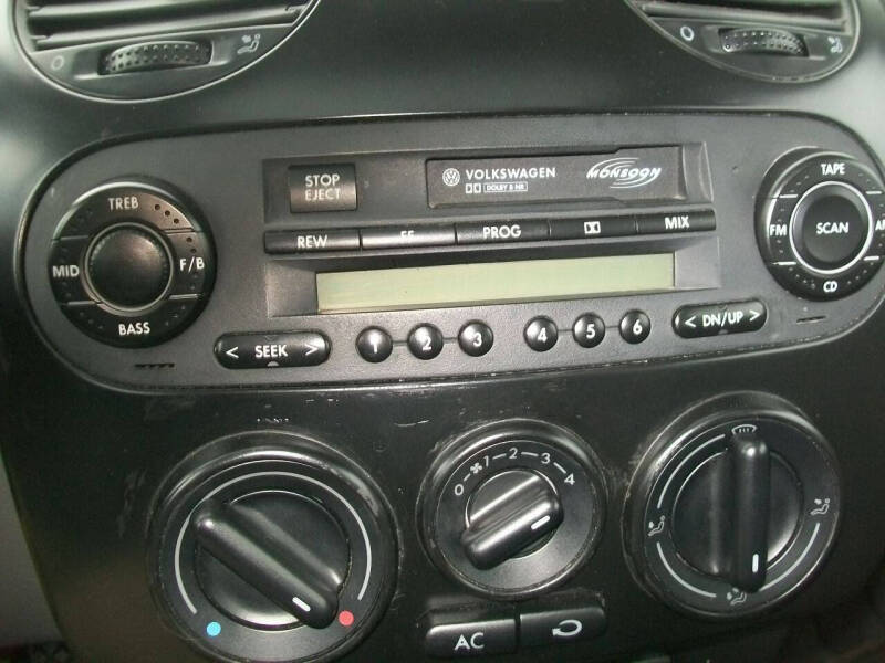 2002 Volkswagen New Beetle Sport