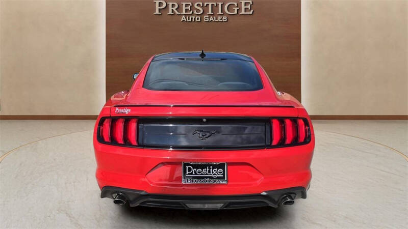 2021 Ford Mustang EcoBoost