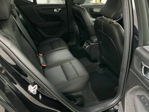 2024 Volvo XC40 B5 Plus Bright Theme
