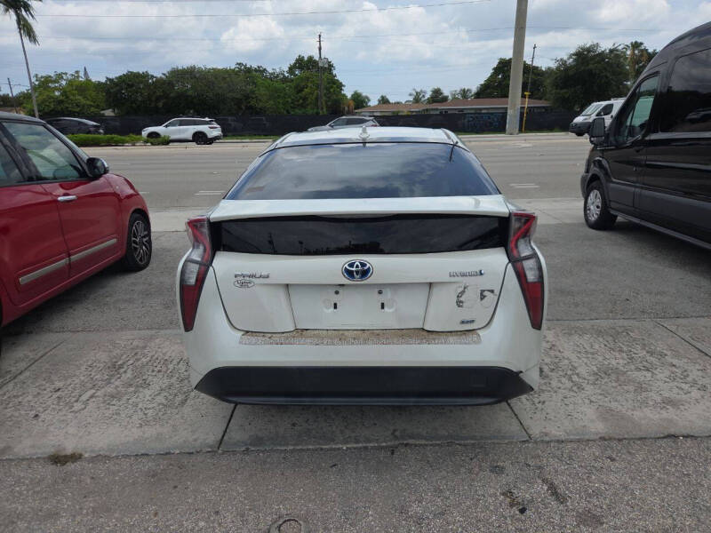 2017 Toyota Prius Three